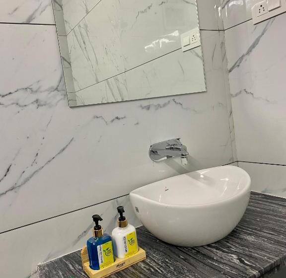 اتاق استاندارد با تخت بزرگ, Vrindavan Palace