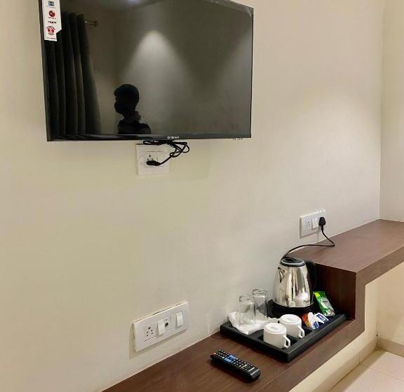 اتاق استاندارد با تخت بزرگ, Vrindavan Palace