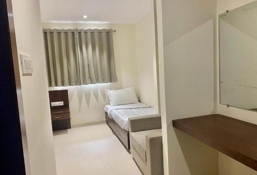 اتاق سوپریور خانوادگی, Vrindavan Palace