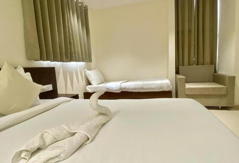 اتاق سوپریور خانوادگی, Vrindavan Palace