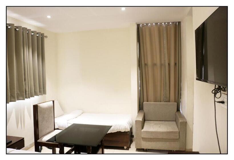 اتاق سوپریور خانوادگی, Vrindavan Palace