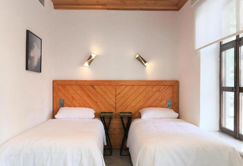 이코노미 룸, Yuva Butik