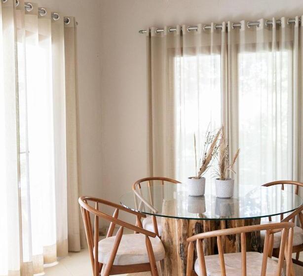 بانگلوی لوکس, Kanaha Beach Villa