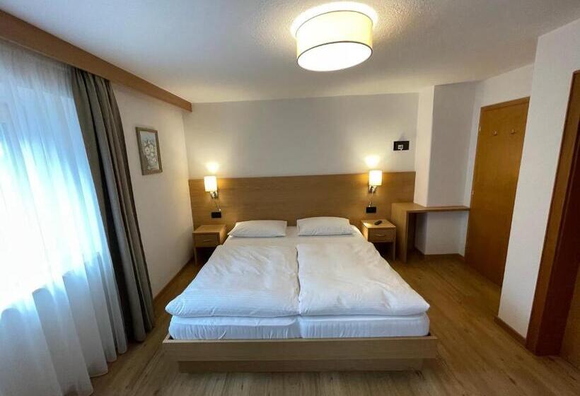 Номер Стандарт с Балконом, Villa Resi B&b