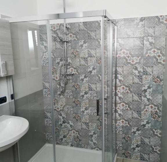 غرفة قياسية مزوَّدة بشُرفة, Astra B&b