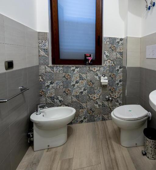 غرفة قياسية مزوَّدة بشُرفة, Astra B&b