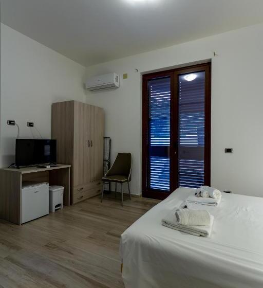 غرفة قياسية مزوَّدة بتراس, Astra B&b