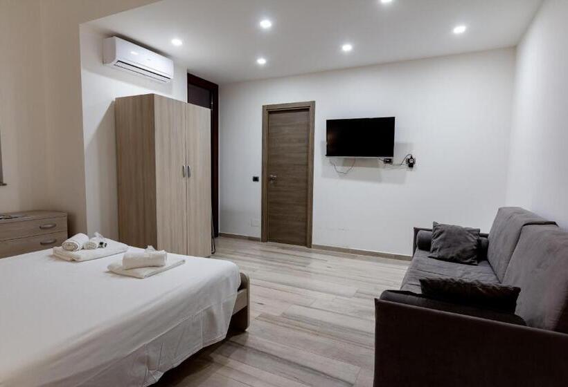 غرفة قياسية رباعية مطلة على البحر, Astra B&b