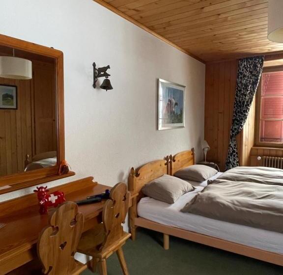 חדר סטנדרט לשלושה, Auberge De L Ange