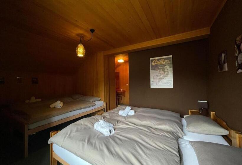 חדר סטנדרט לארבעה, Auberge De L Ange