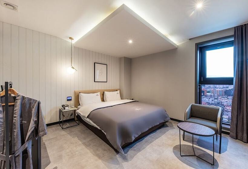 اتاق لوکس, Brown Dot Hotel Jeonggwan