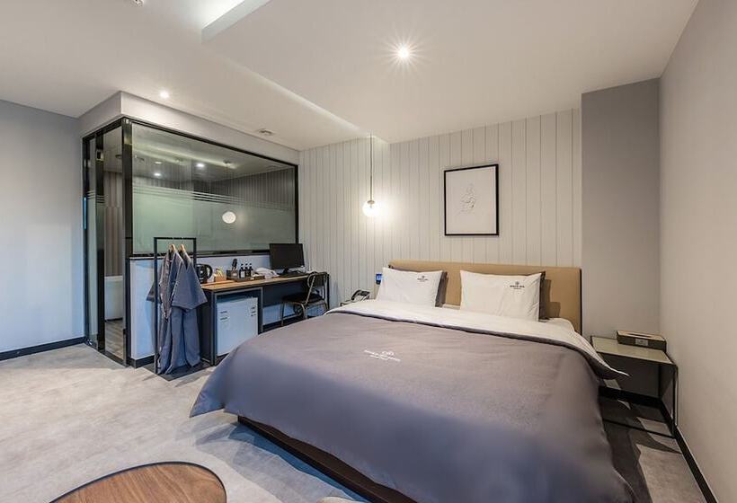 Номер Deluxe, Brown Dot Hotel Jeonggwan