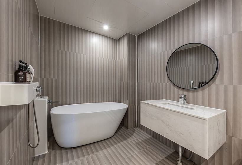 اتاق لوکس, Brown Dot Hotel Jeonggwan