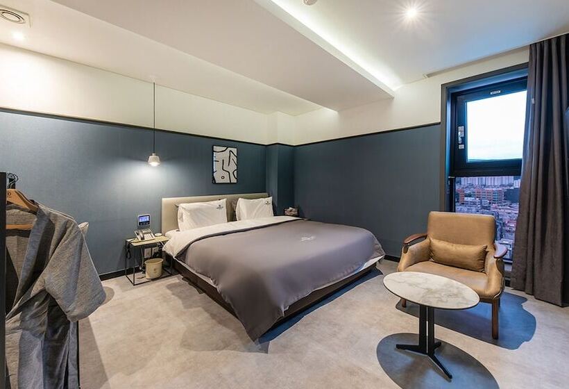 اتاق لوکس, Brown Dot Hotel Jeonggwan