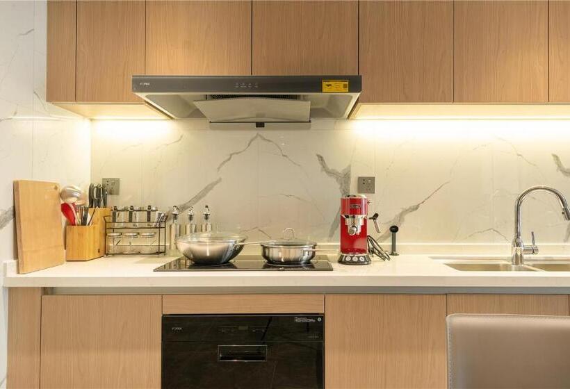 سوییت سوپریور, Cresasia Residence