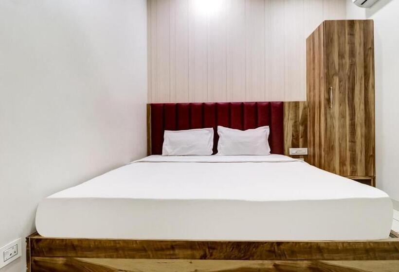 Camera Tripla Deluxe, Capital O City Inn