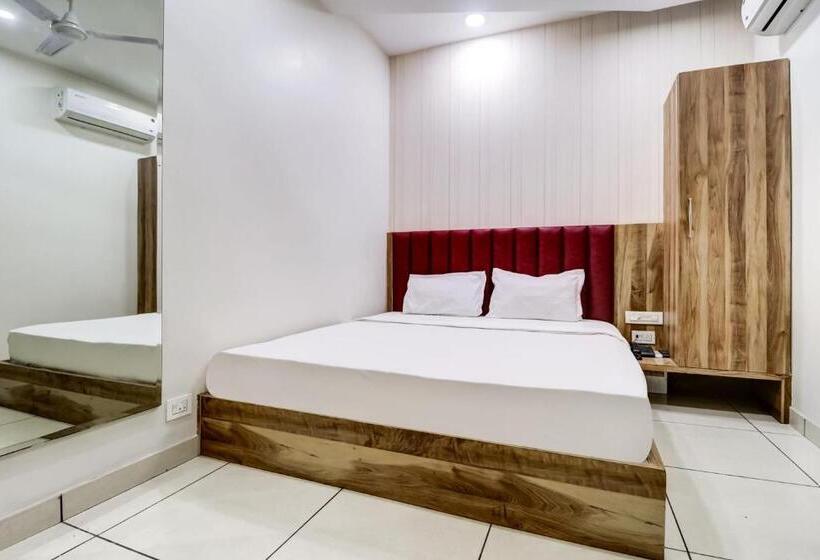 Camera Tripla Deluxe, Capital O City Inn