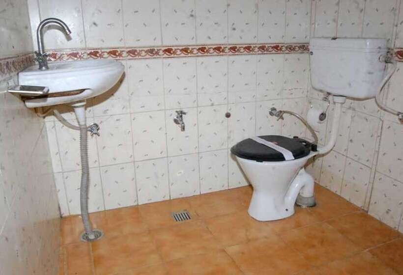 Номер Deluxe, Goroomgo Shivay Kausani