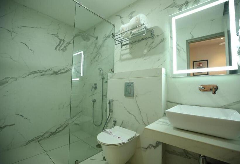 إستديو عائلى, Livaana