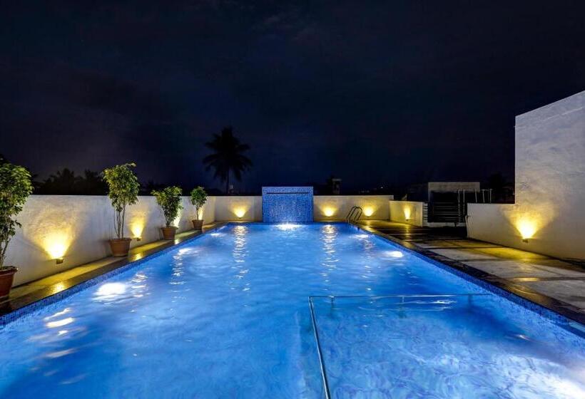 غرفة قياسية, Livaana