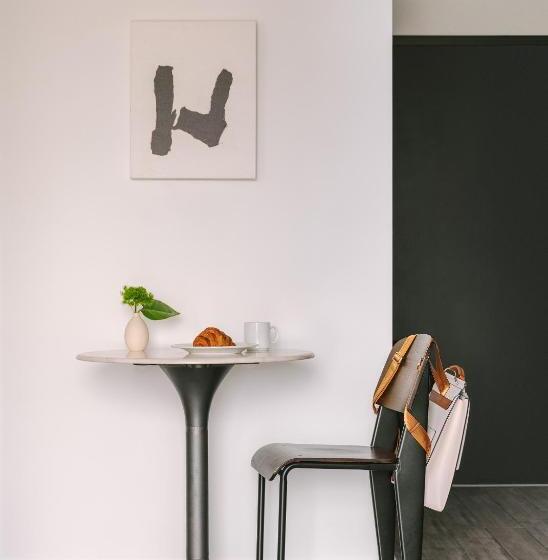 スタンダードスタジオ, Flow Fort Lauderdale