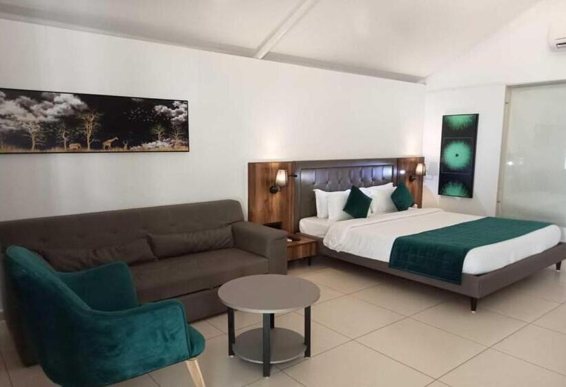 Family Room, White Feather Resort Kauncha