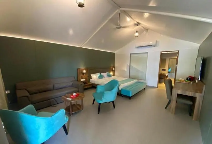 Perhehuone, White Feather Resort Kauncha