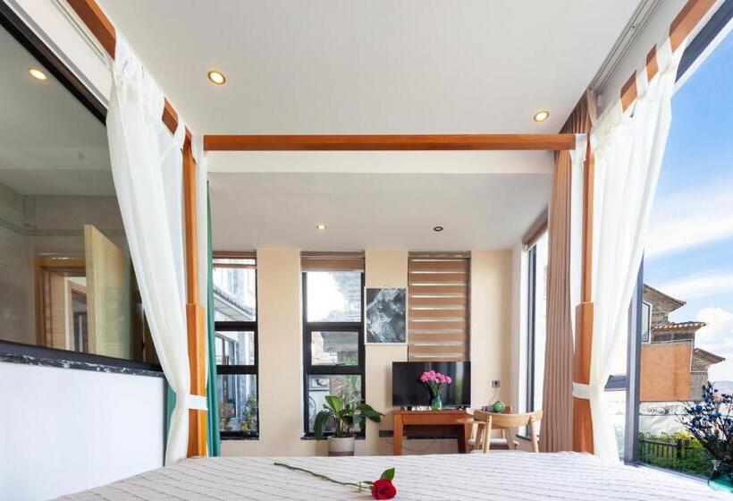 غرفة قياسية مطلّة علي البحر, Blue Sea