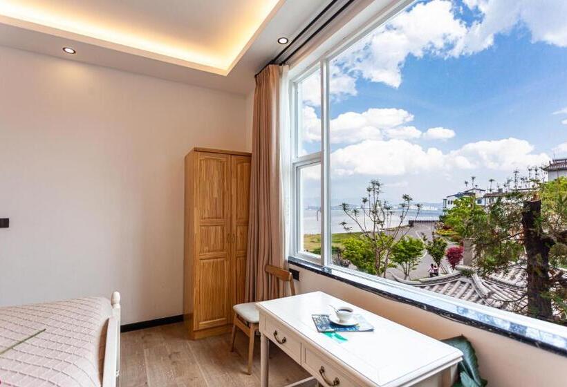 غرفة سوبيريور ثلاثية مطلّة علي البحر, Blue Sea