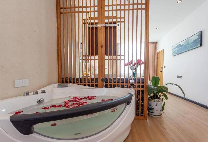 غرفة ديلوكس مطلّة علي البحر, Blue Sea