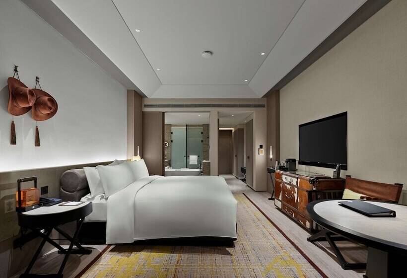 Номер Executive, Hilton Shigatse
