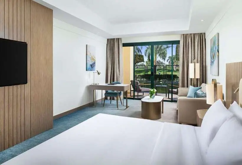 キングサイズベッドのスタンダードルーム, Hilton Shigatse