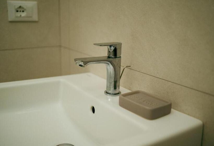 バルコニー付きスタンダードルーム, Millie S Place Sorrento