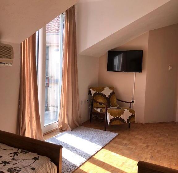 اتاق استاندارد با تراس, Smještaj Mm Trebinje