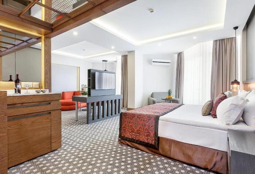 オーシャンビューデラックススイート, Salamis Bay Conti Hotel Resort & Spa & Casino