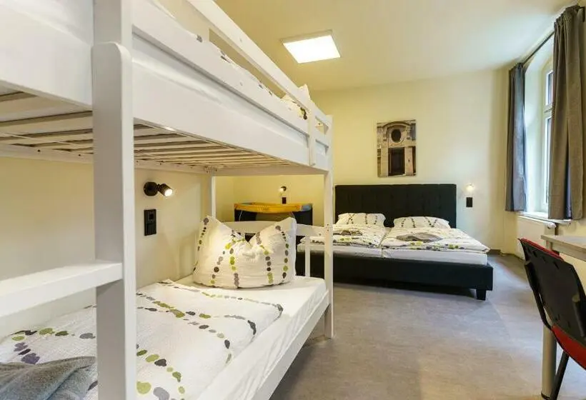 スタンダード4人部屋, Und Hostel Gleisbett