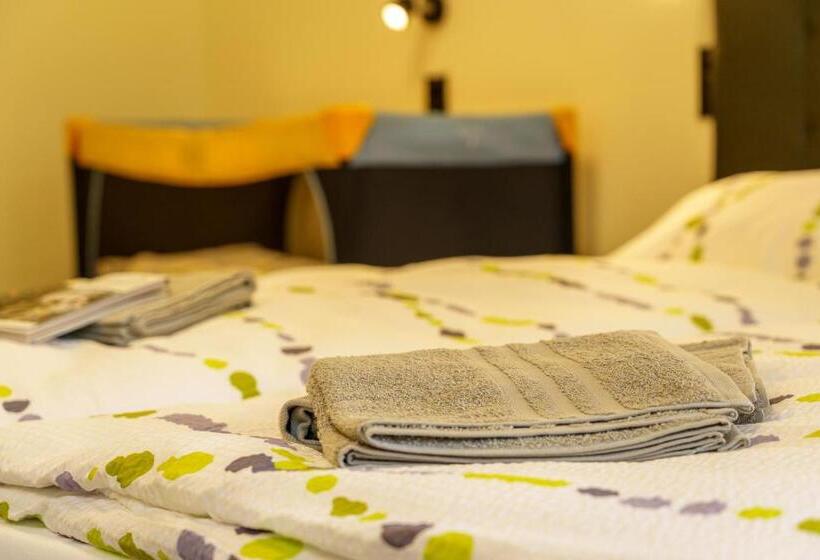 Номер Стандарт Трехместный, Und Hostel Gleisbett