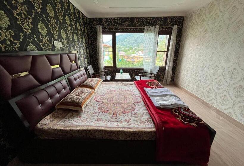 Standard Room King Size Bed, Crescent