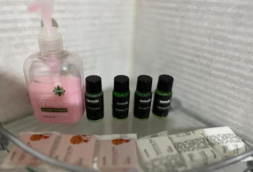 Standard Room King Size Bed, Crescent