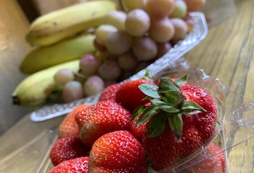 Standard Room King Size Bed, Crescent