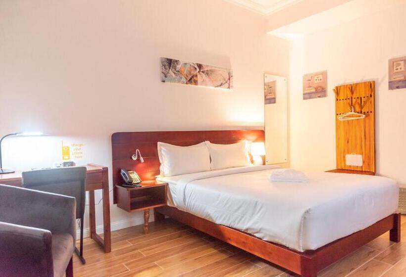 اتاق لوکس با بالکن, Pauraque Soho