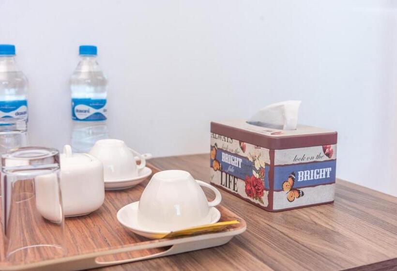 سوییت جونیور, Pauraque Soho