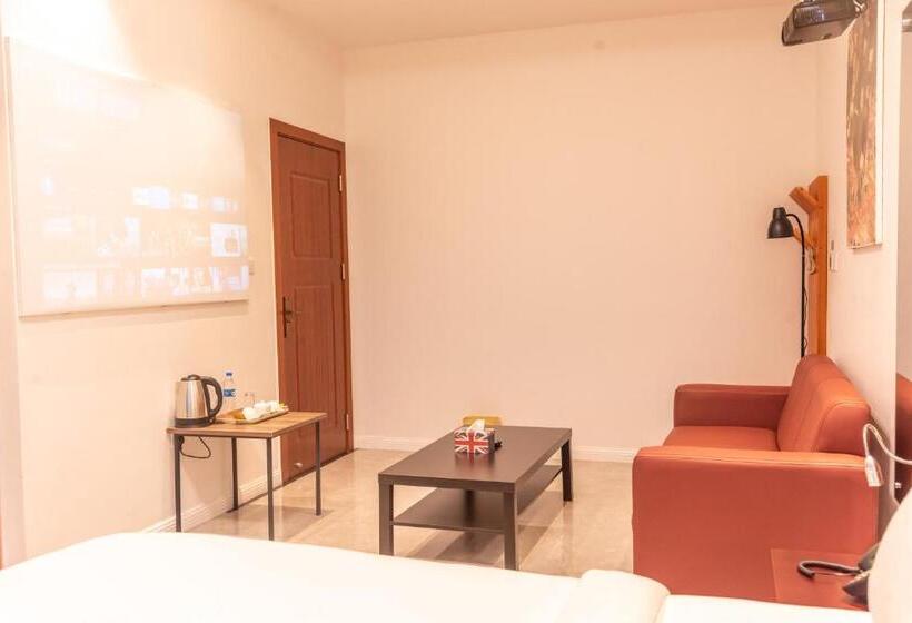 سوییت جونیور, Pauraque Soho