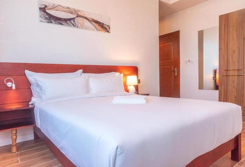 سوییت جونیور, Pauraque Soho