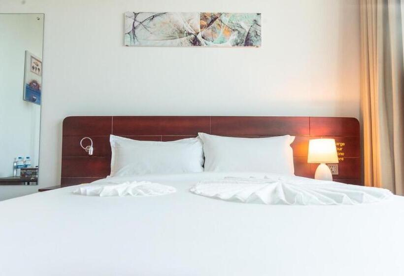 سوییت جونیور, Pauraque Soho