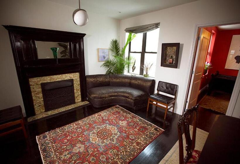 דירת דופלקס 2 חדרי שינה, The Gallery House