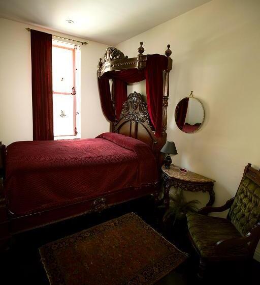 דירת שני חדרים, The Gallery House