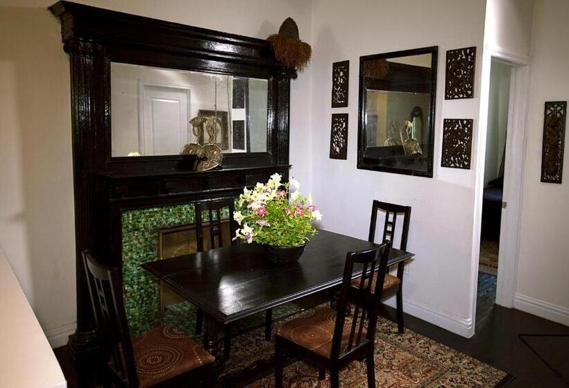 דירת שני חדרים, The Gallery House