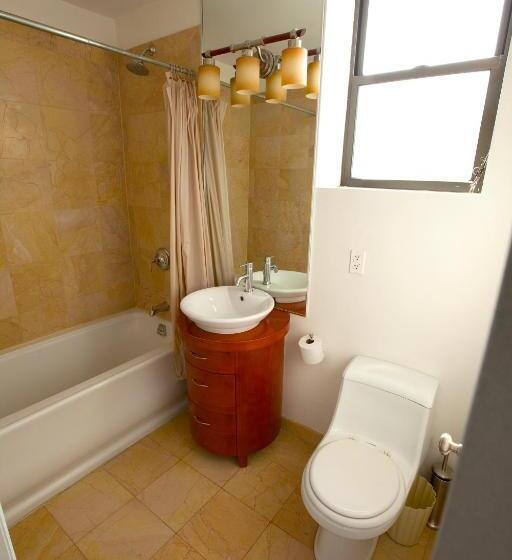 חדר סטודיו סטנדרד, The Gallery House