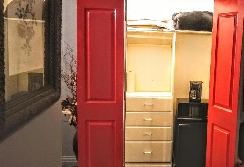 חדר סטודיו סטנדרד, The Gallery House